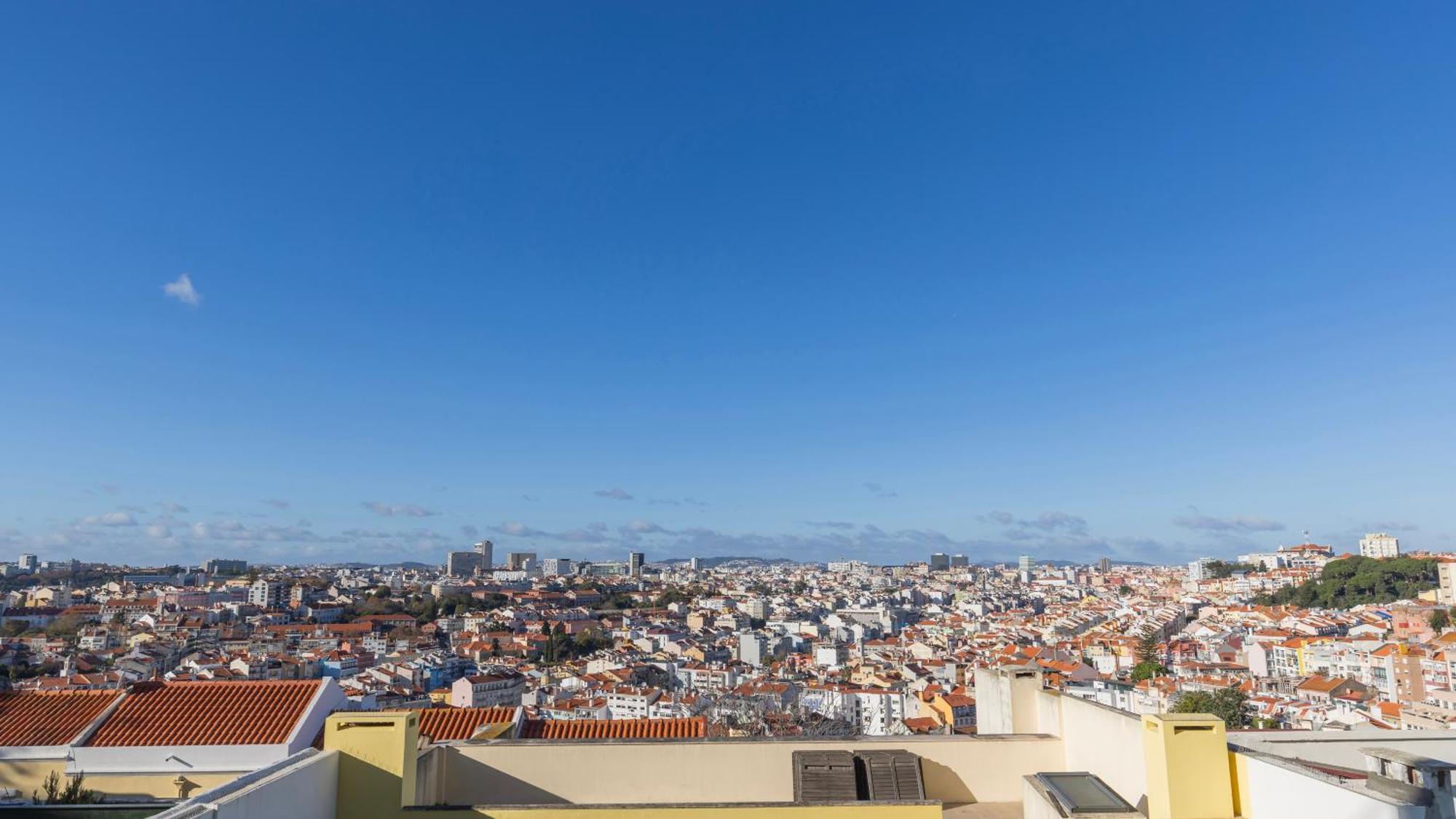 Stylish Apartment With Parking By Lovelystay Lisbona Esterno foto