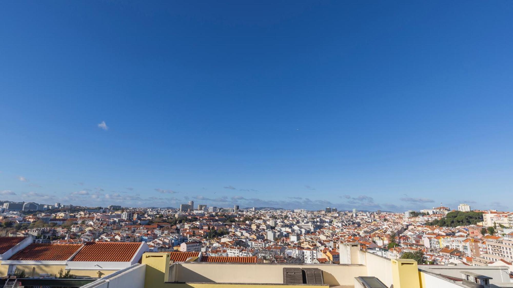 Stylish Apartment With Parking By Lovelystay Lisbona Esterno foto