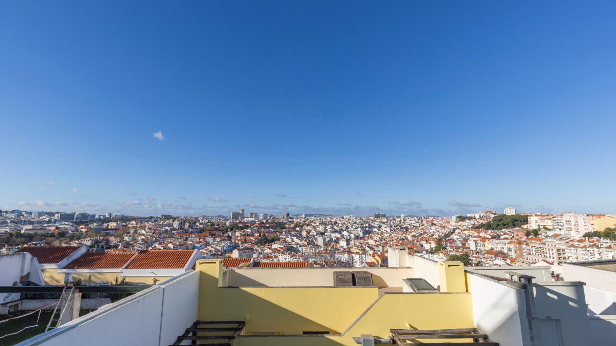 Stylish Apartment With Parking By Lovelystay Lisbona Esterno foto