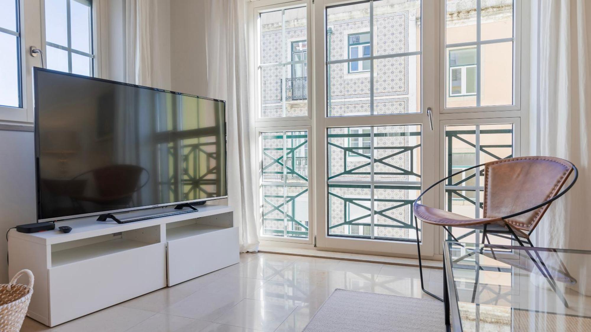 Stylish Apartment With Parking By Lovelystay Lisbona Esterno foto