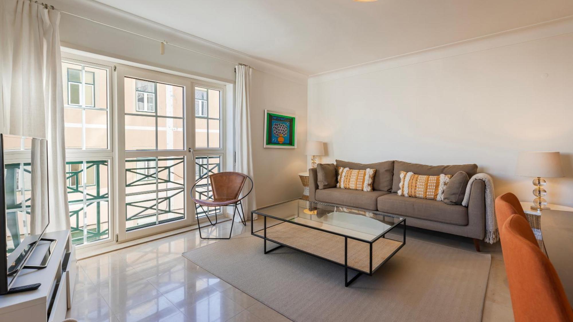 Stylish Apartment With Parking By Lovelystay Lisbona Esterno foto