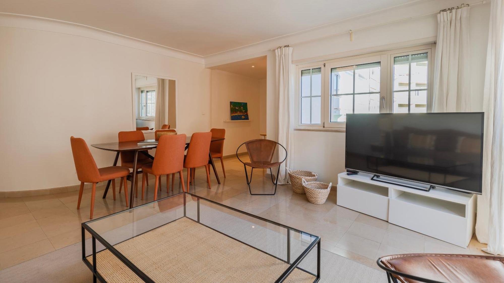 Stylish Apartment With Parking By Lovelystay Lisbona Esterno foto