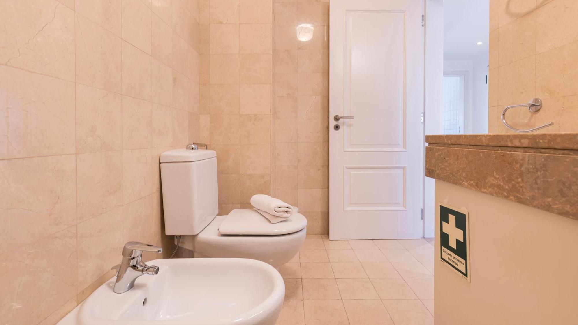 Stylish Apartment With Parking By Lovelystay Lisbona Esterno foto