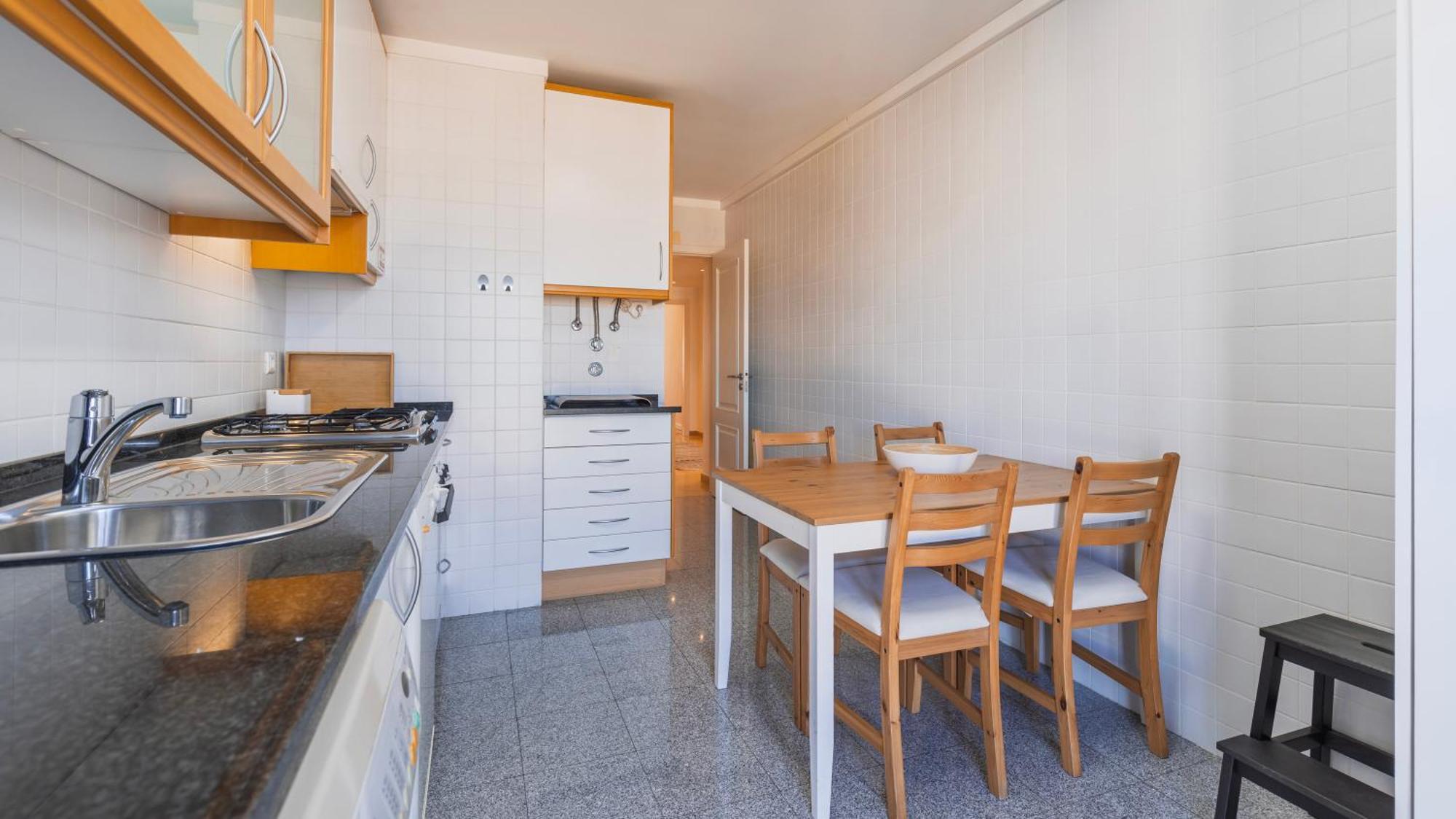 Stylish Apartment With Parking By Lovelystay Lisbona Esterno foto