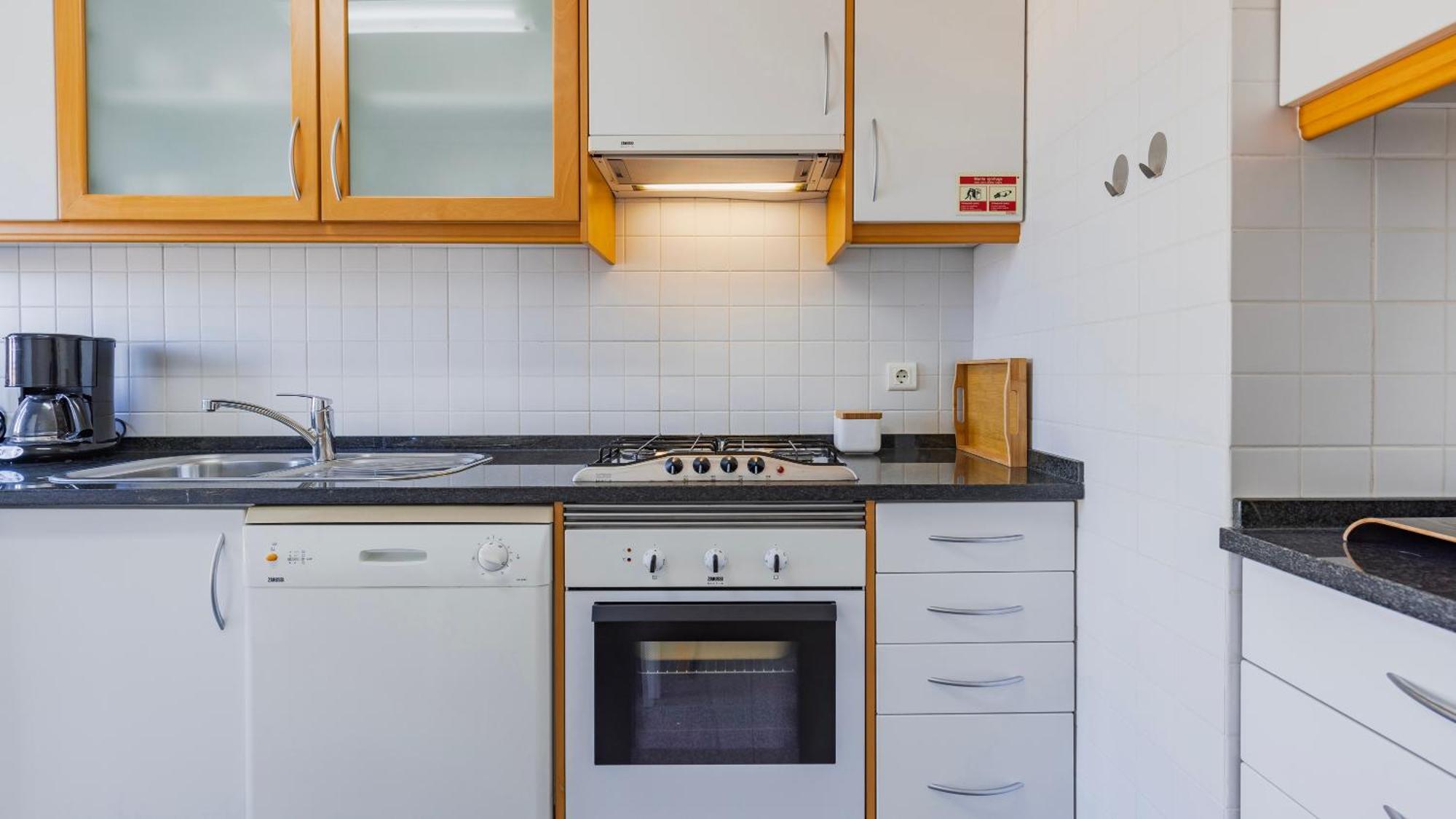 Stylish Apartment With Parking By Lovelystay Lisbona Esterno foto
