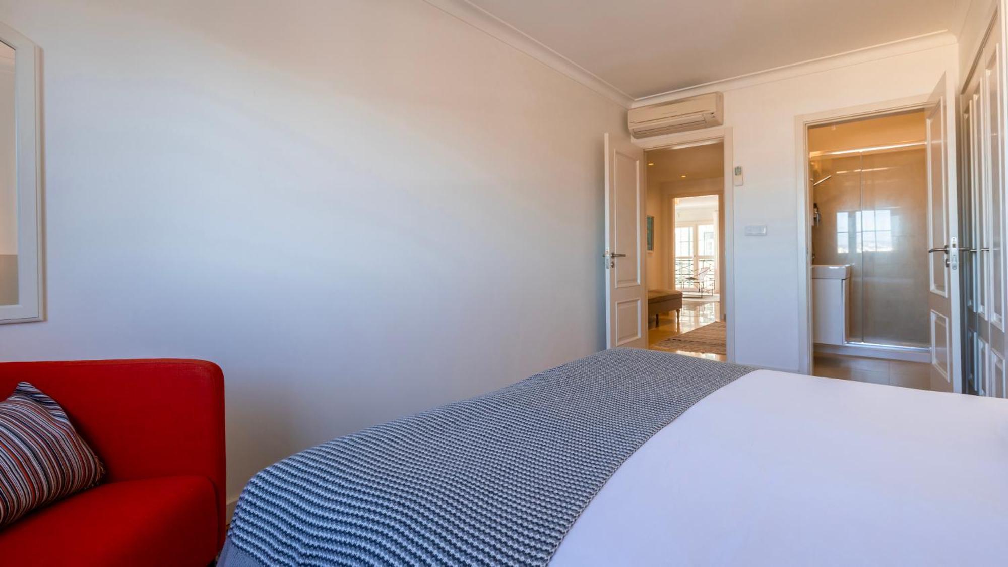 Stylish Apartment With Parking By Lovelystay Lisbona Esterno foto