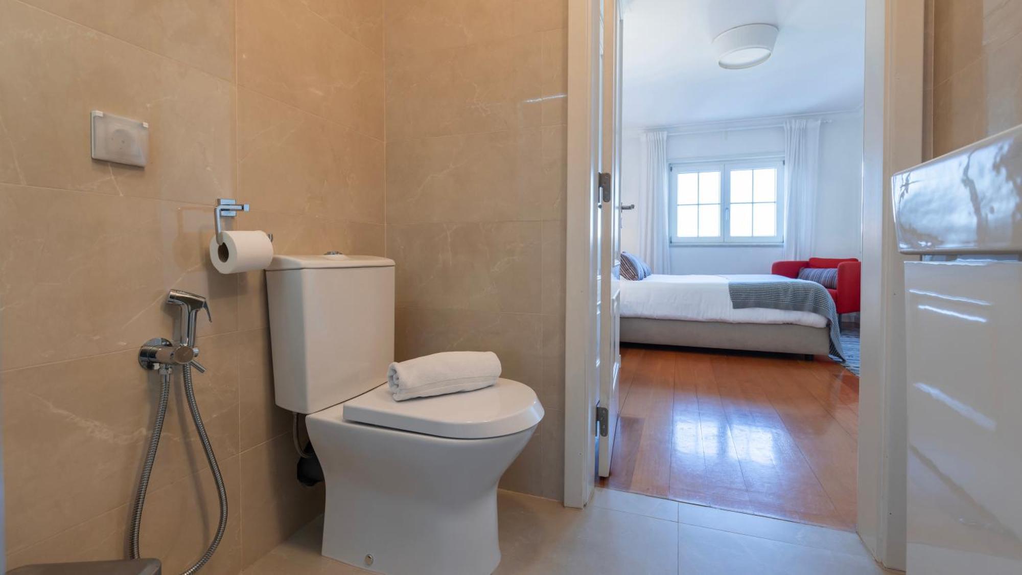 Stylish Apartment With Parking By Lovelystay Lisbona Esterno foto