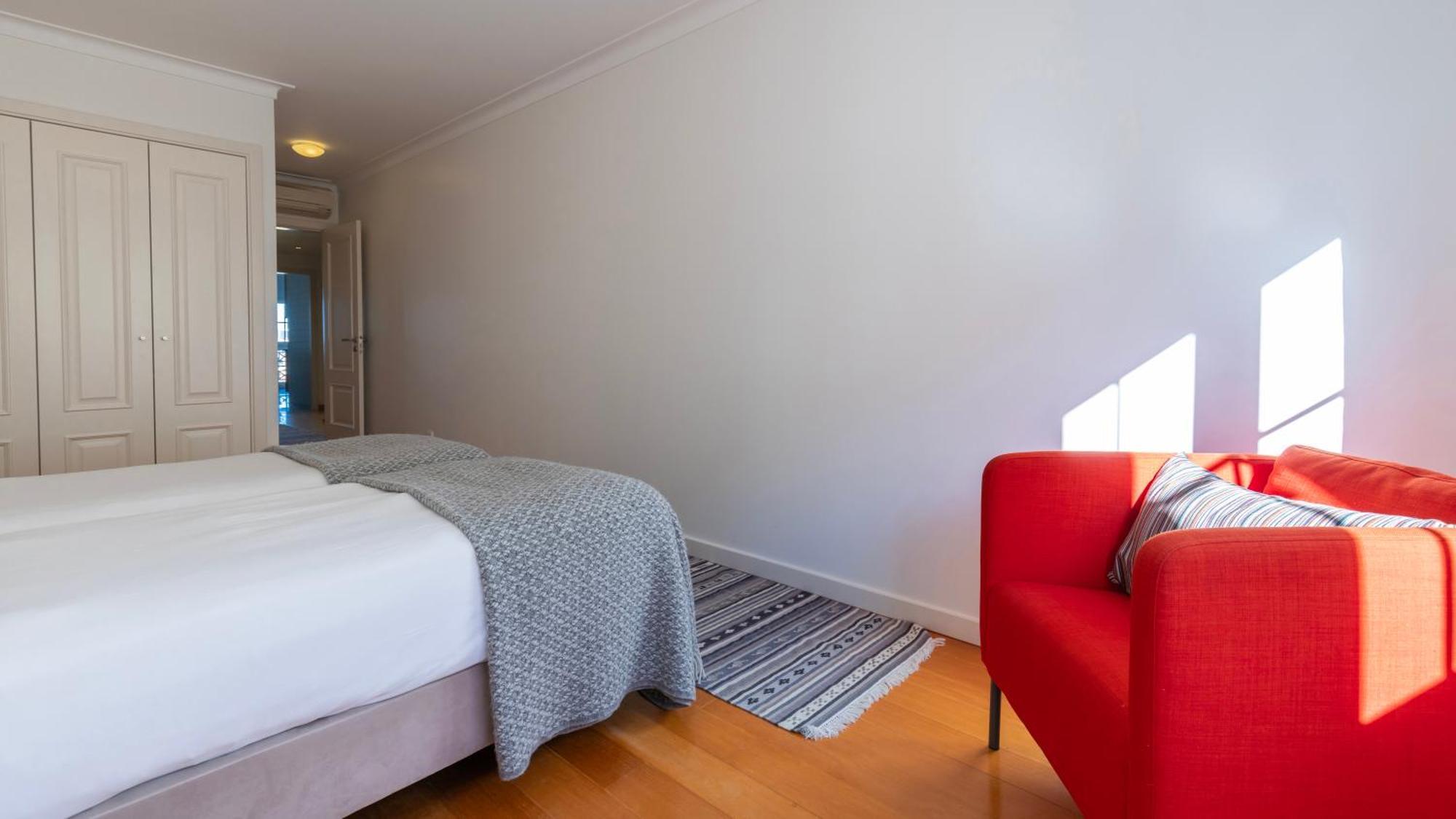 Stylish Apartment With Parking By Lovelystay Lisbona Esterno foto