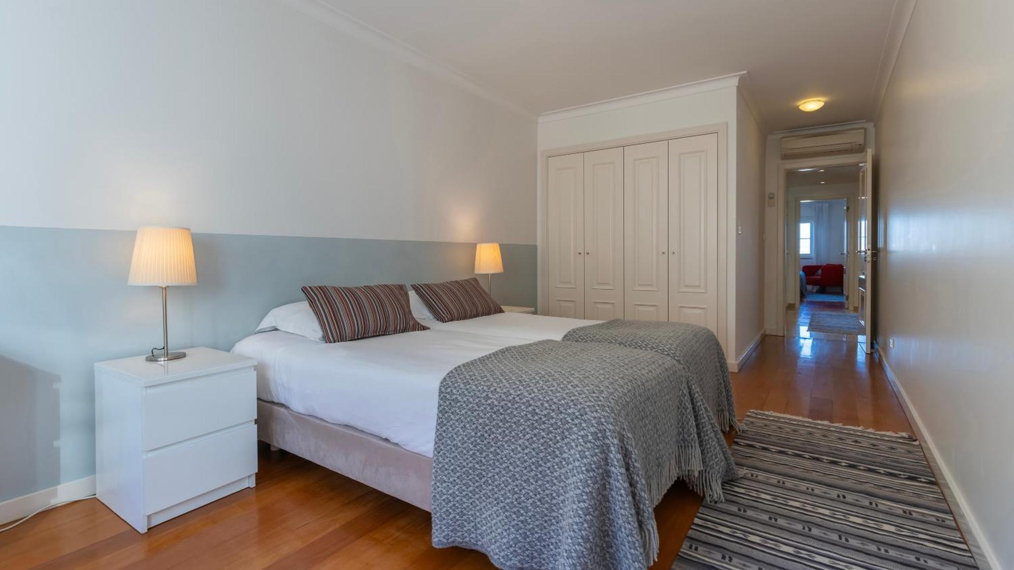 Stylish Apartment With Parking By Lovelystay Lisbona Esterno foto